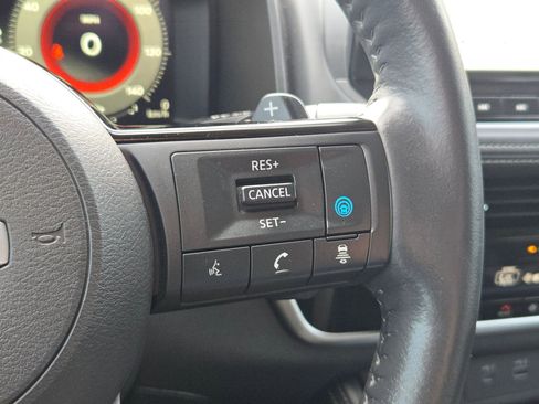 Used 2021 Nissan Rogue Platinum image 21