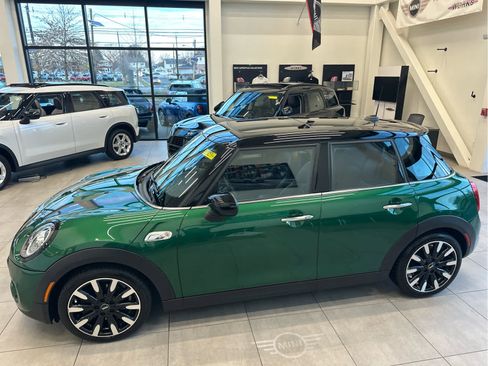 Used 2020 MINI Cooper S w/ Premium Package image 7