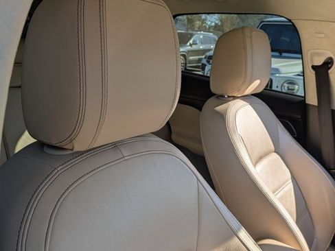 Used 2020 Jaguar F-PACE Prestige image 15