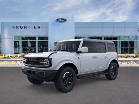 New 2025 Ford Bronco Outer Banks image 1