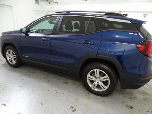 Certified 2022 GMC Terrain SLE w/ Driver Convenience Package image 16