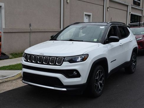 Used 2025 Jeep Compass Limited AWD/4WD image 2
