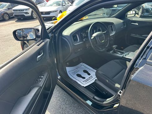 Used 2020 Dodge Charger SXT RWD image 21