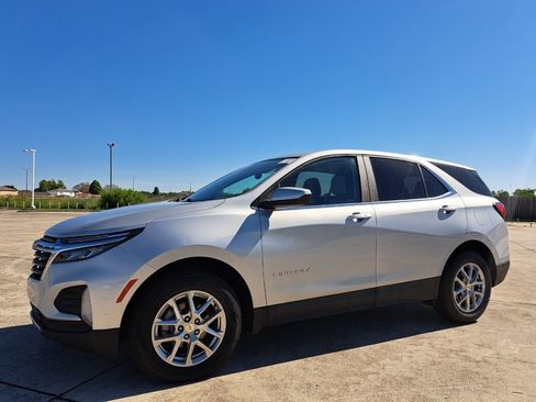 Used 2022 Chevrolet Equinox LT FWD image 9