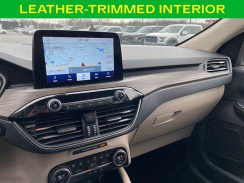 Used 2020 Ford Escape Titanium image 19