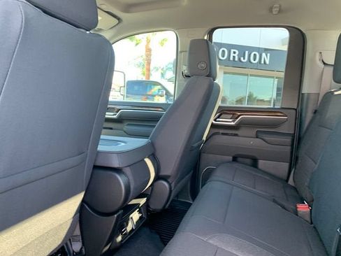 New 2026 GMC Sierra 2500 SLE w/ SLE Convenience Package AWD/4WD image 11