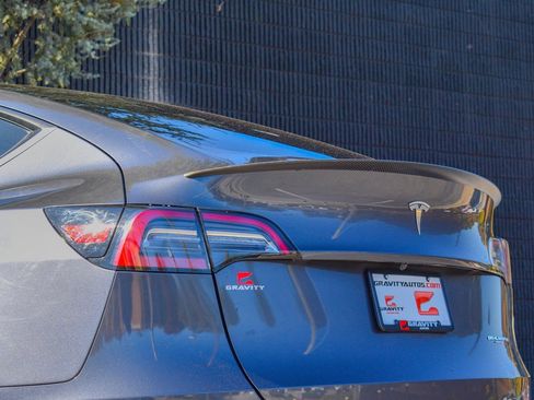 Used 2022 Tesla Model Y Performance image 13