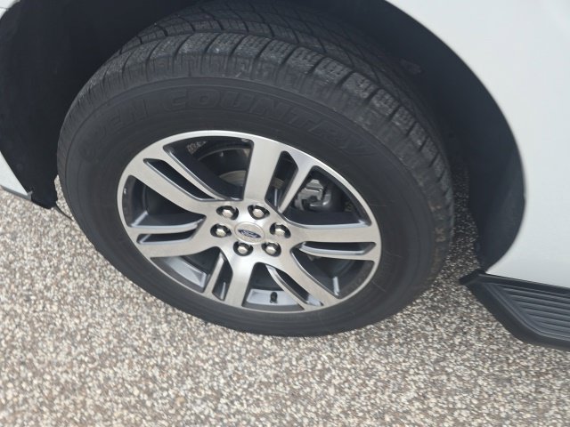 Used 2024 Ford Expedition XLT RWD image 7