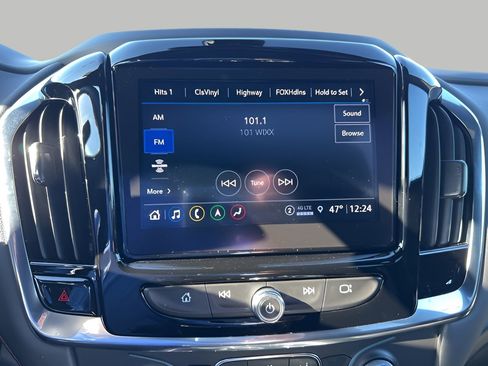 Used 2023 Chevrolet Traverse RS image 11