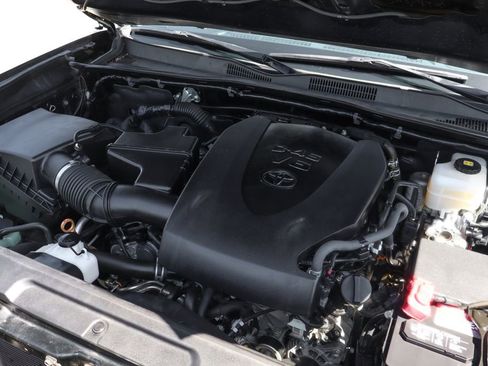 Used 2019 Toyota Tacoma TRD Pro AWD/4WD image 14