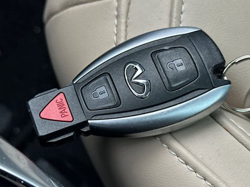 Used 2017 INFINITI QX30 Premium w/ Navigation Package image 22