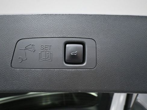 Used 2023 Lincoln Corsair Reserve w/ Jet Appearance Package image 38