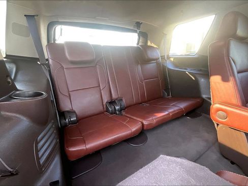 Used 2020 Chevrolet Tahoe Premier w/ Premier 6.2L Value Package RWD image 27