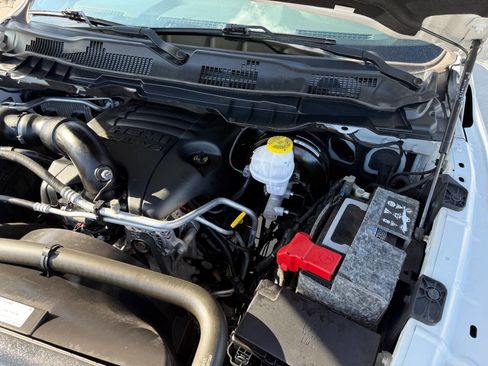 Used 2019 RAM 1500 Classic SLT image 13