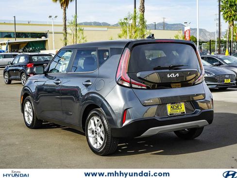 Used 2023 Kia Soul LX w/ Option Group 015 FWD image 2