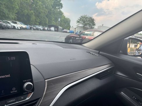 Used 2025 Nissan Altima 2.5 SV FWD image 30