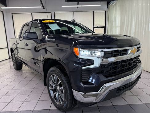 Used 2024 Chevrolet Silverado 1500 LT AWD/4WD image 2