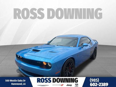 Used 2016 Dodge Challenger SRT Hellcat image 1