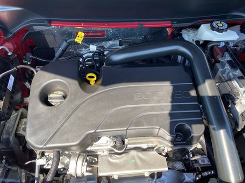 Used 2024 GMC Terrain SLE image 13