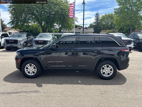 Used 2023 Jeep Grand Cherokee Laredo AWD/4WD image 8