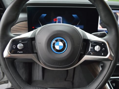 Certified 2023 BMW i7 xDrive60 AWD/4WD image 14