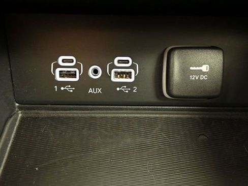 Used 2025 Jeep Grand Cherokee Altitude AWD/4WD image 25