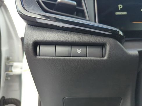 Certified 2025 Nissan Kicks SR image 39