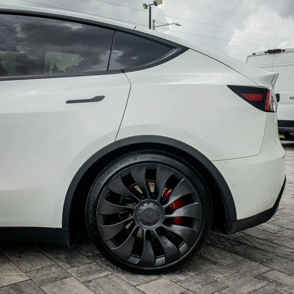 Used 2022 Tesla Model Y Performance AWD/4WD image 6