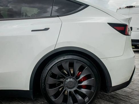 Used 2022 Tesla Model Y Performance AWD/4WD image 6