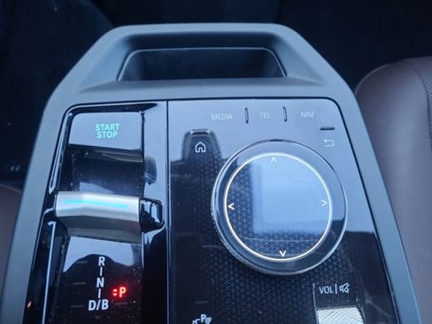 Used 2023 BMW iX xDrive50 image 28