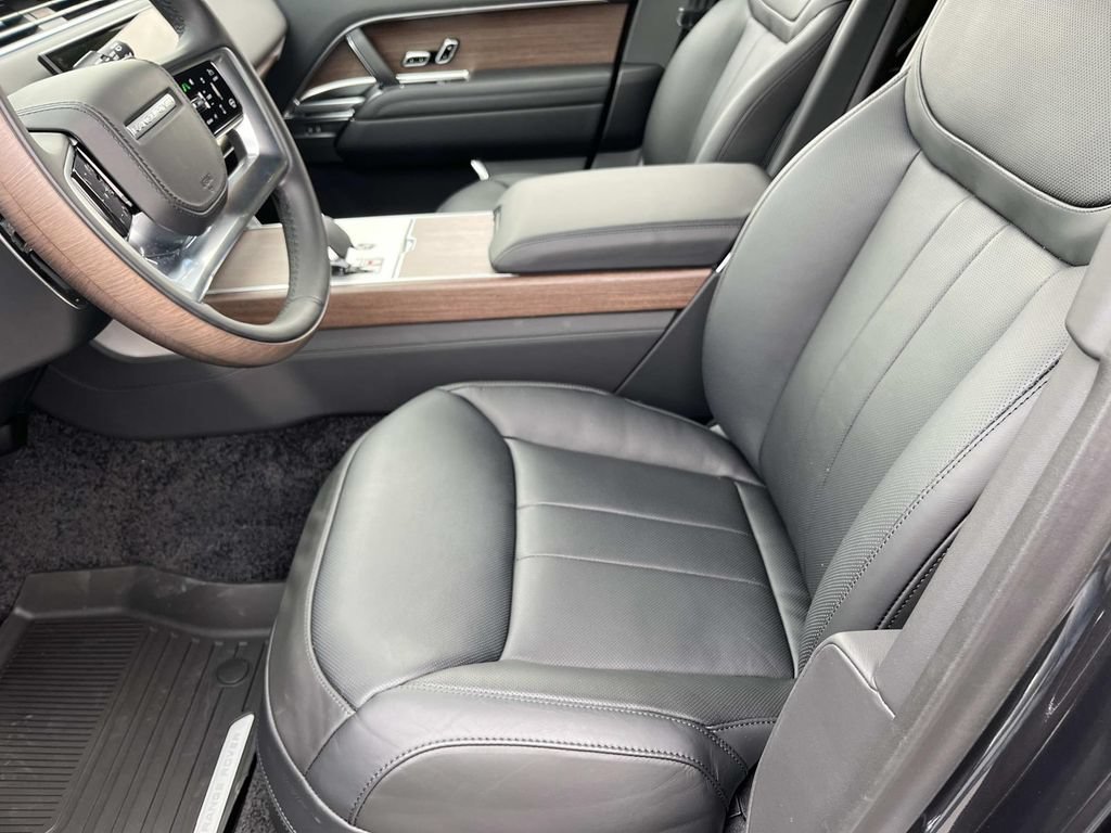 New 2026 Land Rover Range Rover Long Wheelbase Autobiography AWD/4WD image 12