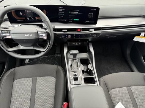 Certified 2026 Kia Sorento LX FWD image 11