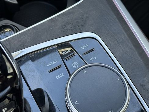 Used 2022 BMW X5 sDrive40i w/ Premium Package image 17