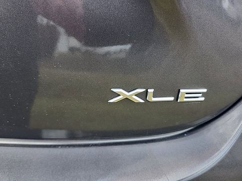 Certified 2018 Toyota Avalon XLE Plus image 14