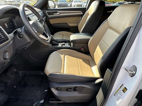 Used 2023 Volkswagen Atlas Cross Sport SE image 18