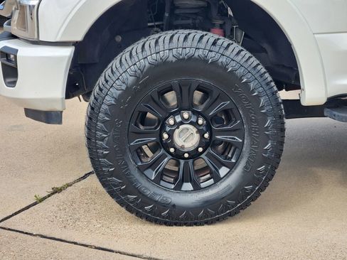 Used 2021 Ford F250 Platinum w/ Tremor Off-Road Package image 11