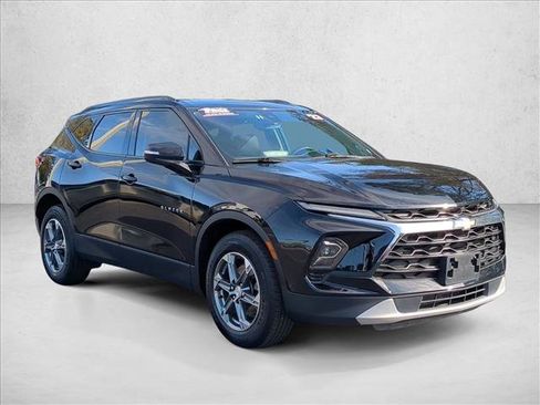 Used 2023 Chevrolet Blazer LT AWD/4WD image 3