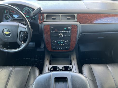 Used 2011 Chevrolet Silverado 3500 LTZ AWD/4WD image 30