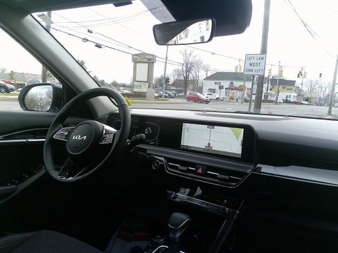 Used 2025 Kia Seltos S image 23