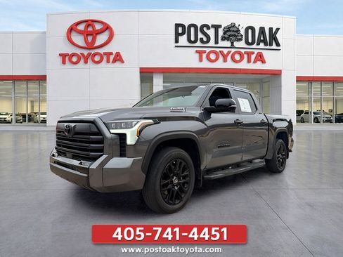 Used 2025 Toyota Tundra Limited AWD/4WD image 6