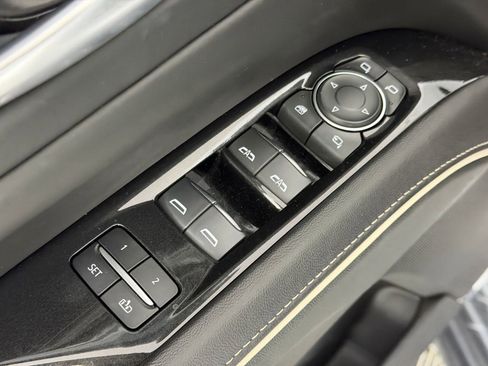 Used 2023 Cadillac Escalade V w/ LPO, ONYX Package AWD/4WD image 12