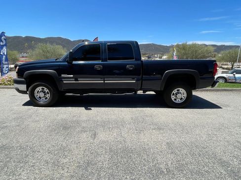 Used 2006 Chevrolet Silverado 2500 LT w/ Onstar Plus Package AWD/4WD image 8