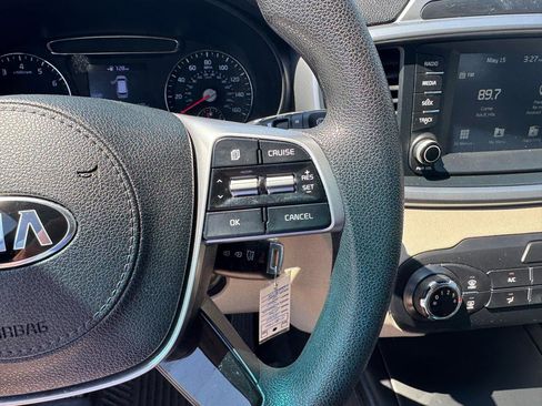 Used 2020 Kia Sorento LX FWD image 22