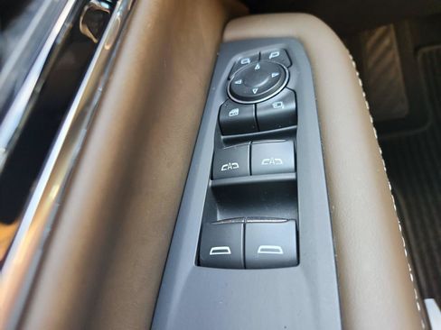 Certified 2025 GMC Yukon Denali Ultimate AWD/4WD image 23