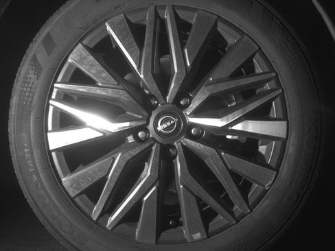 Used 2025 Nissan Altima 2.5 SV image 10