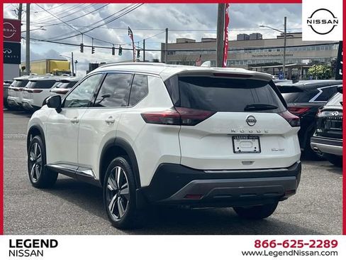 Used 2023 Nissan Rogue SL AWD/4WD image 6