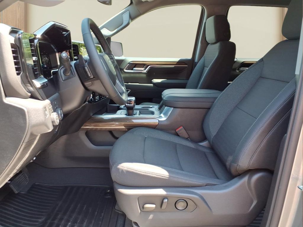 New 2026 Chevrolet Silverado 1500 RST w/ Convenience Package II AWD/4WD image 17