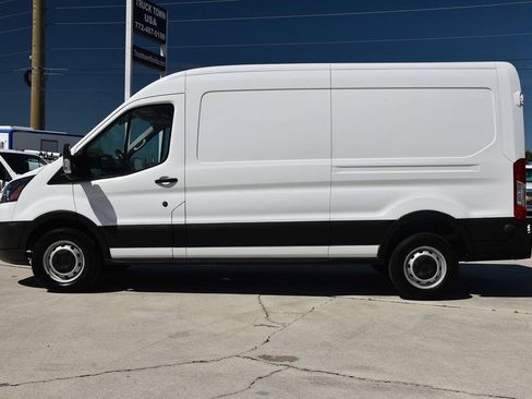 Used 2019 Ford Transit 250 148 Medium Roof RWD image 4