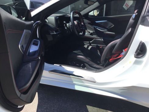 Used 2023 Chevrolet Corvette Stingray Premium Cpe w/ Z51 Performance Package RWD image 5