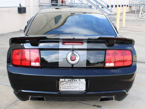 Used 2007 Ford Mustang GT RWD image 9